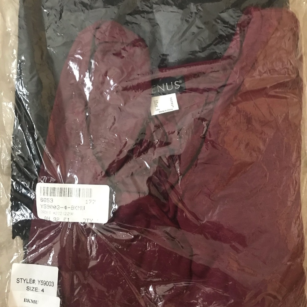 Venus dress size 2,4 black/burgundy. NWT
